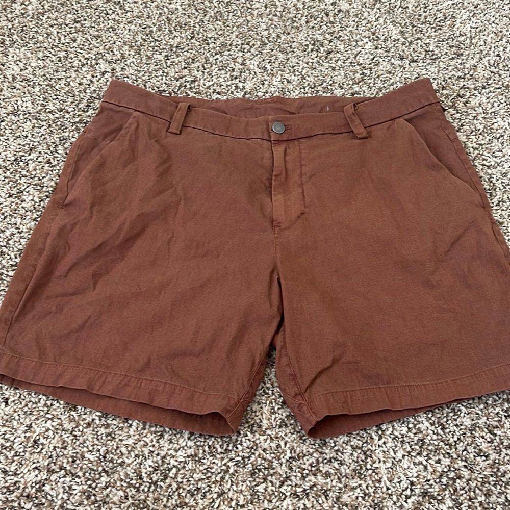 Lululemon Men’s Red Brown Rustic Shorts Size 34